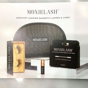 MOXIE LASH KIT - NWT- In package